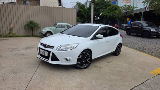 FORD FOCUS 2.0 TITANIUM 16V FLEX 4P POWERSHIFT FORD FOCUS 2.0 TITANIUM 16V FLEX 4P POWERSHIFT